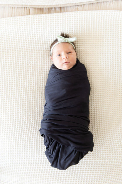 BLACK SOLID | SWADDLE
