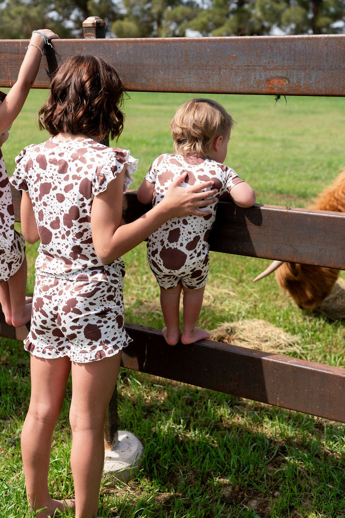 BROWN CATTLE | RUFFLE SHORT SET
