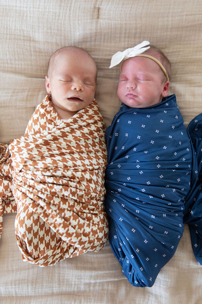 DAINTY DOTS | SWADDLE