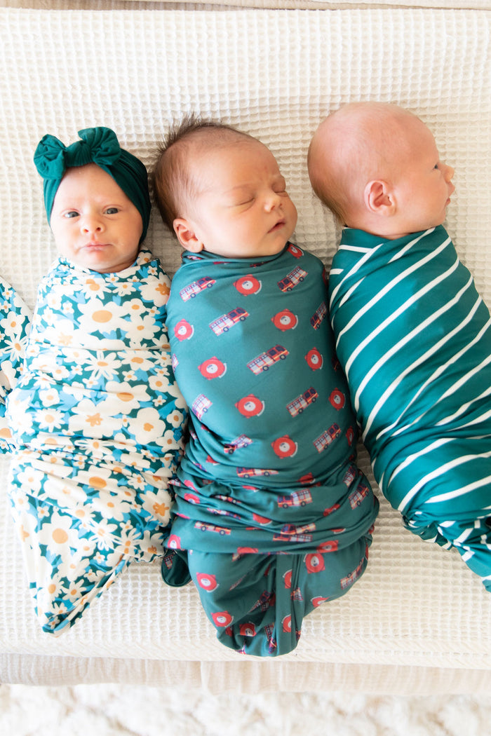 HUNTER GREEN DAISY | SWADDLE