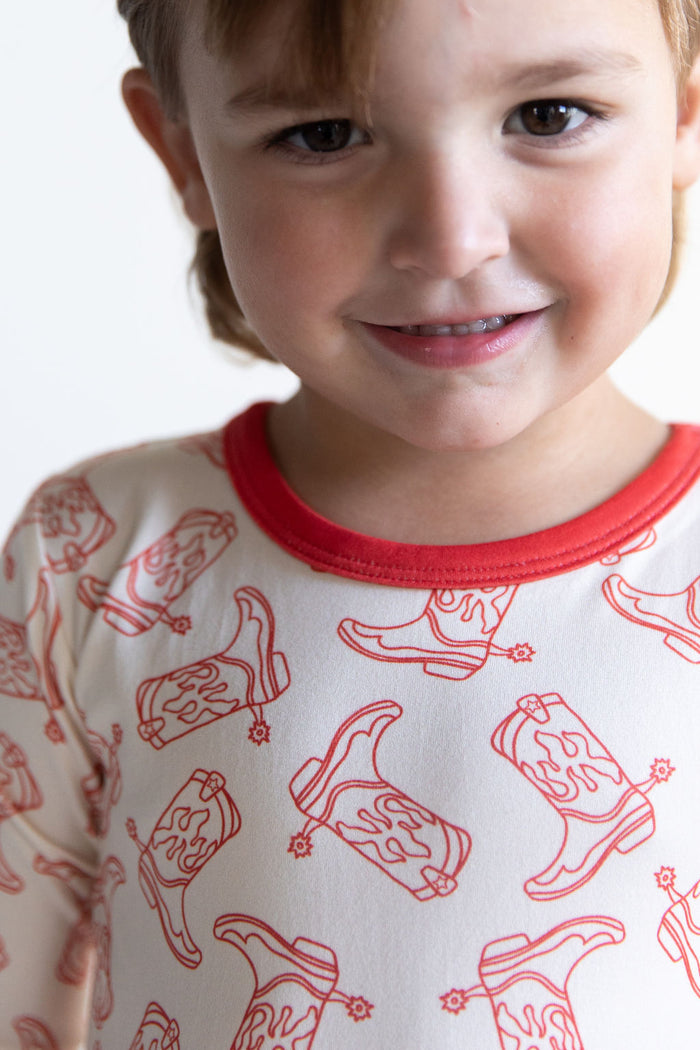 RED BOOTS | LONG SLEEVE