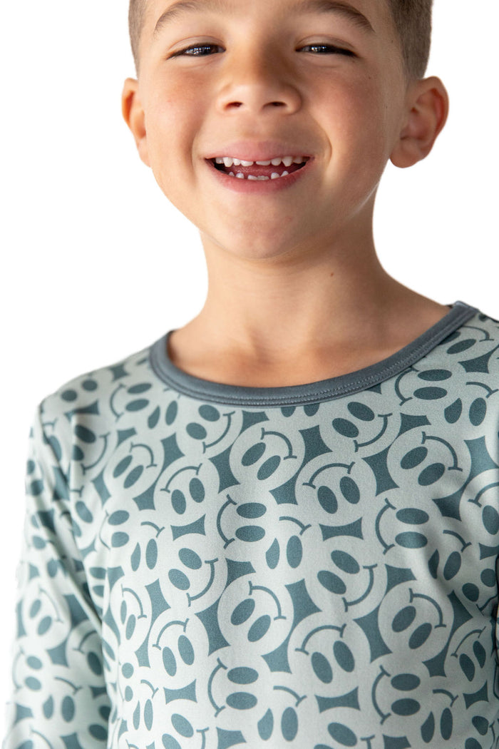 TEAL BIG SMILEY | LONG SLEEVE