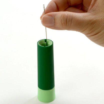 TWIST N SELECT NEEDLE STORAGE TUBE - Zipper and Thread