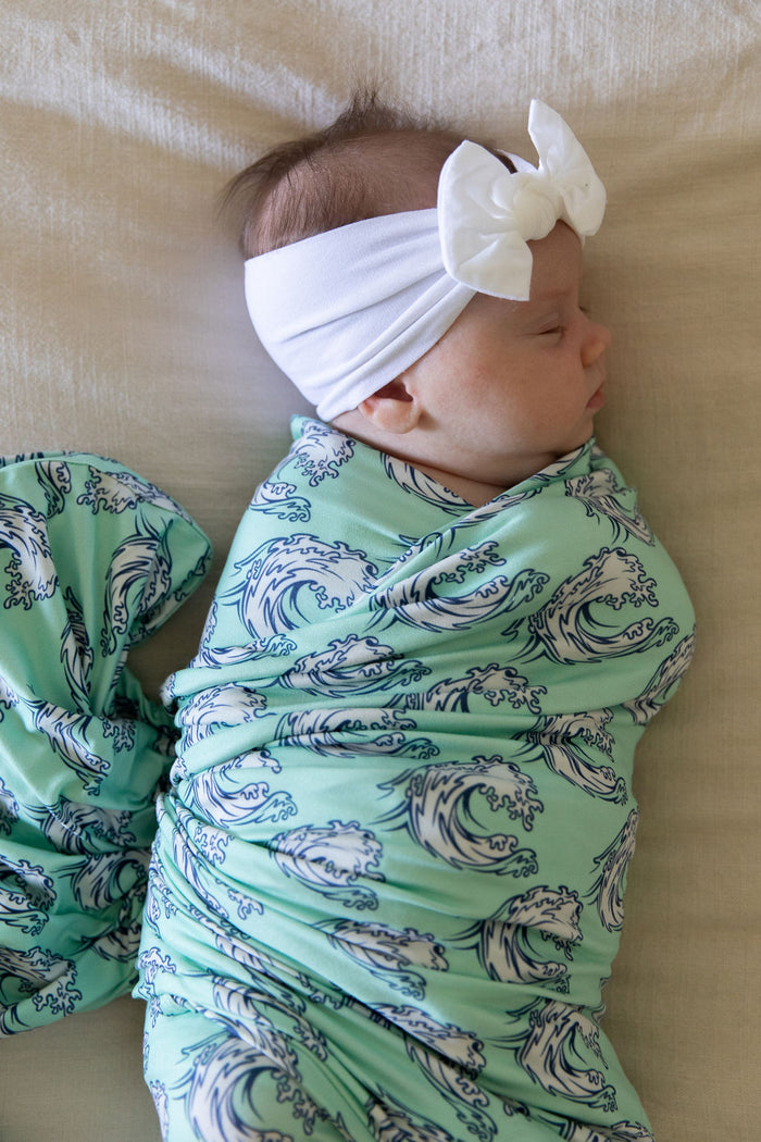 WAVES | SWADDLE