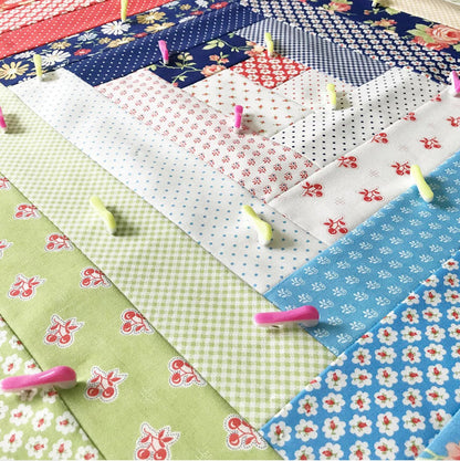 Wonder Pins [1.25" (32mm)] - Zipper and Thread